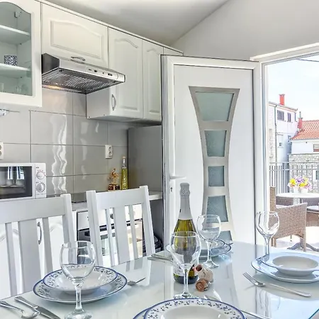 Apartment Kastellanka *